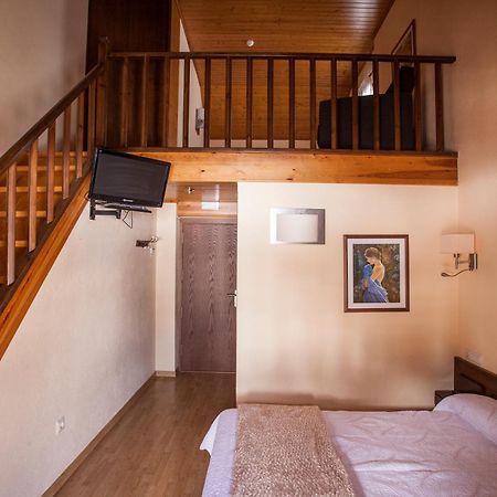 Hotel Avet La Coma I La Pedra Екстериор снимка
