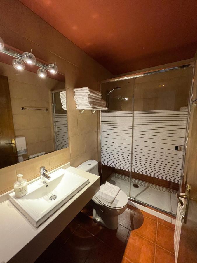 Hotel Avet La Coma I La Pedra Екстериор снимка