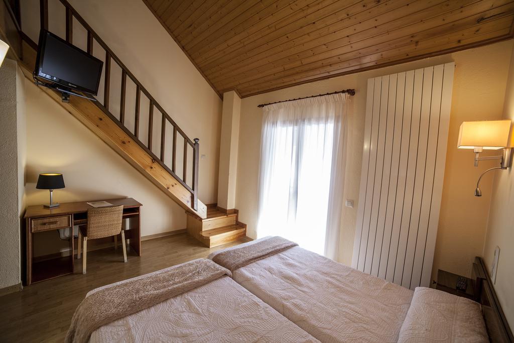 Hotel Avet La Coma I La Pedra Екстериор снимка